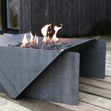 Load image into Gallery viewer, 30" Stahl Gas Fire Pit - Propane Gas Hard Line
